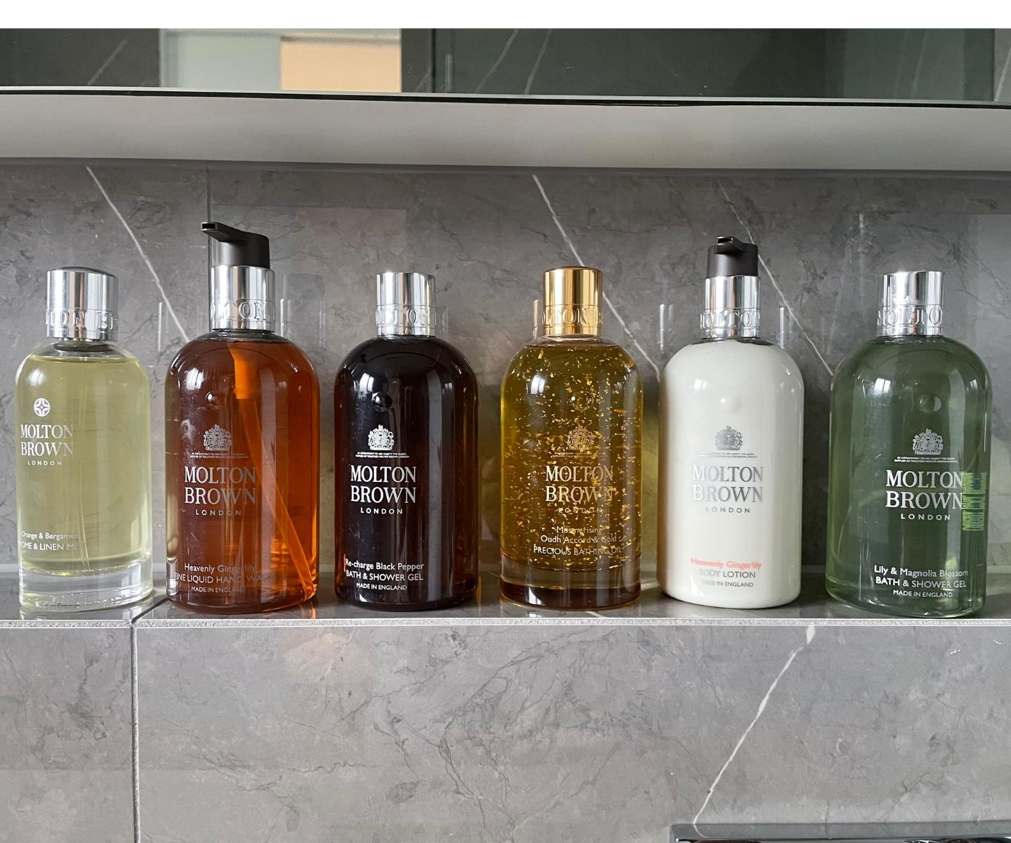 Descoperiti Luxul Britanic: O Experienta Senzoriala Captivanta cu Gelurile de Dus Molton Brown 2 Descoperiti Luxul Britanic: O Experienta Senzoriala Captivanta cu Gelurile de Dus Molton Brown Gel de dus Molton Brown Gama Completa